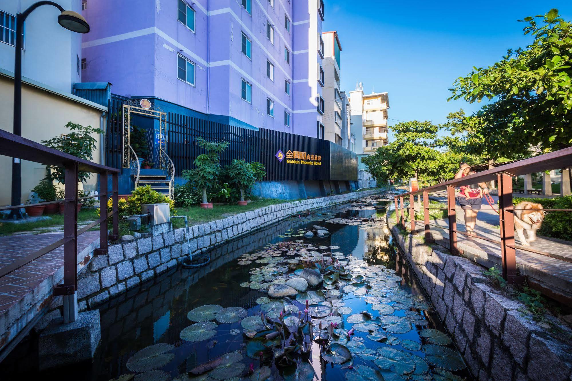 Golden Phoenix Hotel Kaohsiung Exterior photo