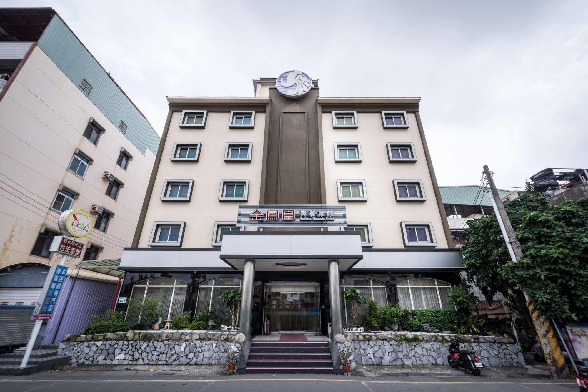 Golden Phoenix Hotel Kaohsiung Exterior photo